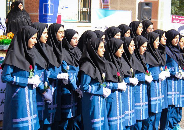 پارچه لباس فرم مدارس دخترانه