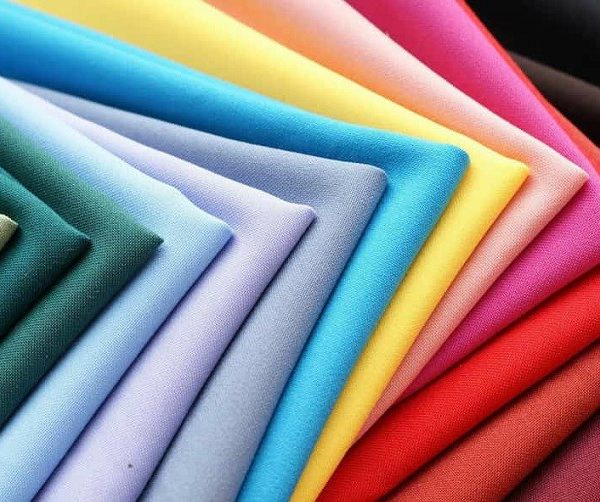 مزایای و معایب پارچه‌های دست‌بافته و صنعتی مشهد